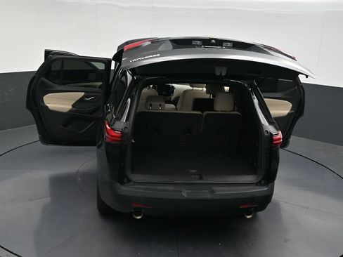 Used 2023 Chevrolet Traverse LS FWD image 36