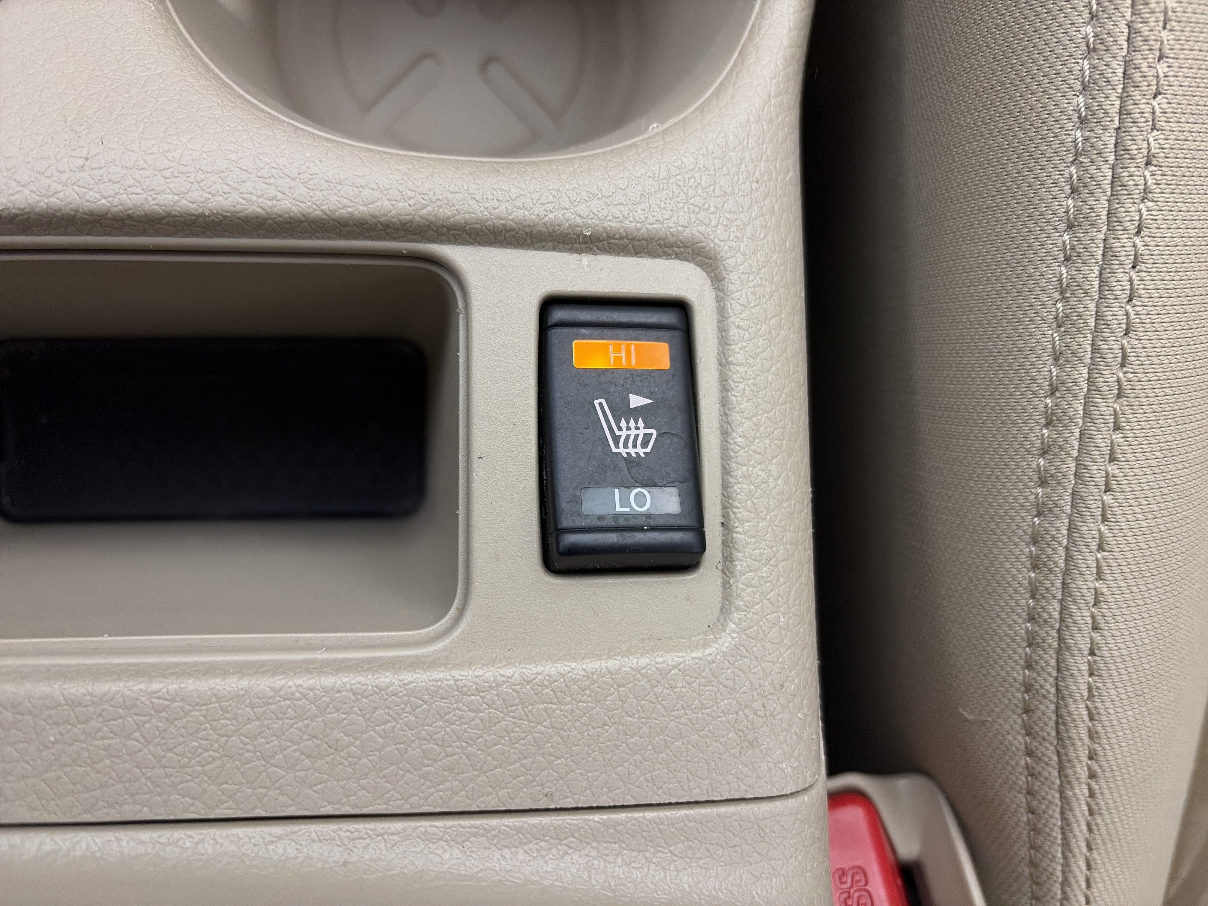 Used 2018 Nissan Rogue SV FWD image 25