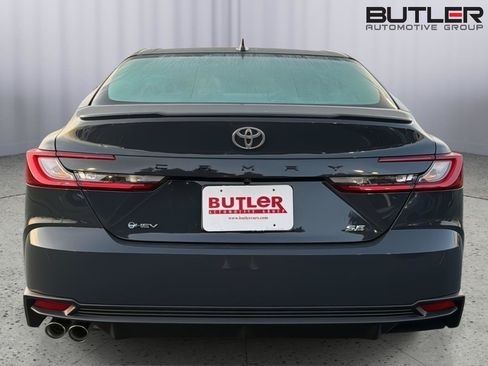 New 2026 Toyota Camry SE FWD image 5