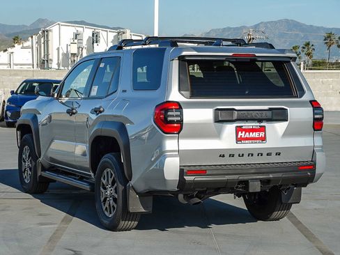 New 2026 Toyota 4Runner SR5 image 5