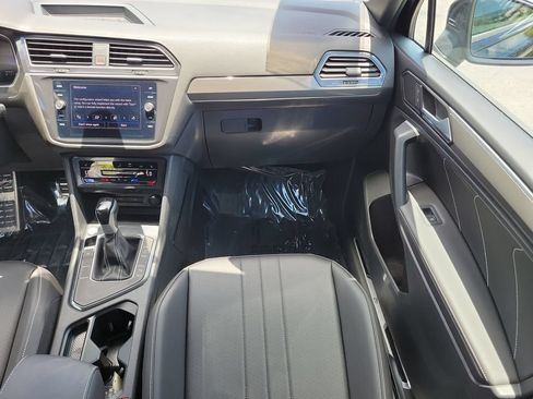 Used 2024 Volkswagen Tiguan SE R-Line FWD image 16