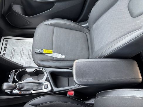 Used 2022 Buick Encore GX Select image 30