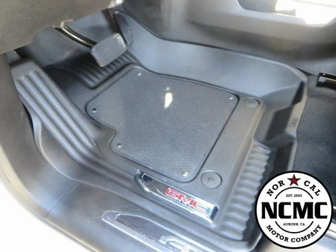 Used 2025 GMC Sierra 1500 AT4 image 28