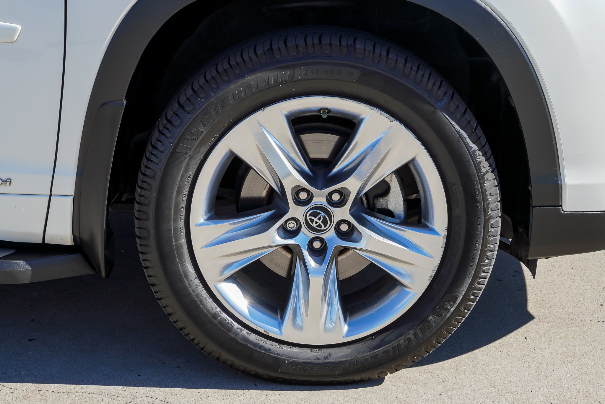 Used 2019 Toyota Highlander Limited AWD/4WD image 10