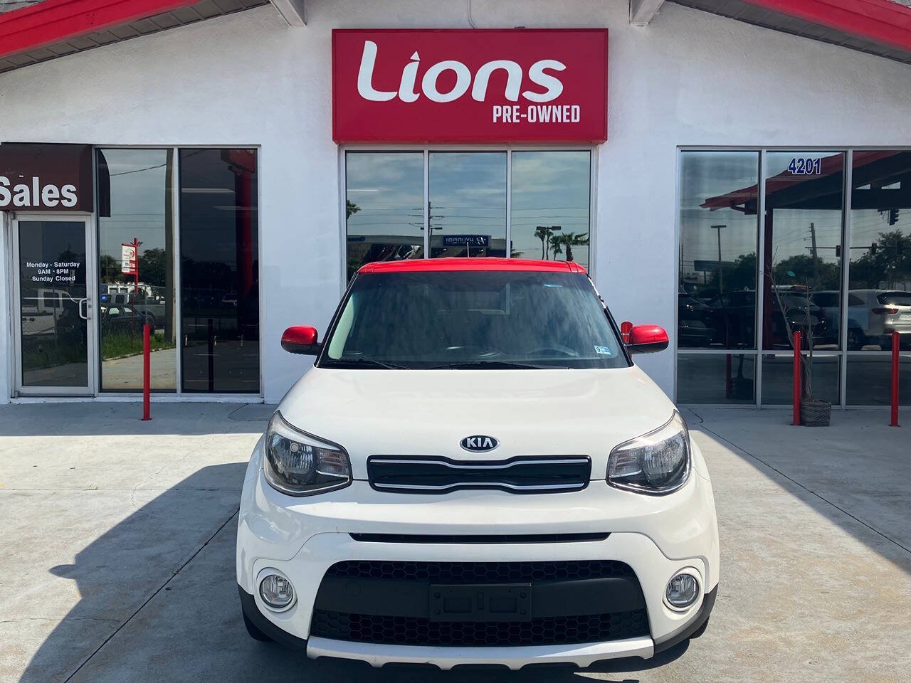 Used 2018 Kia Soul + FWD image 6