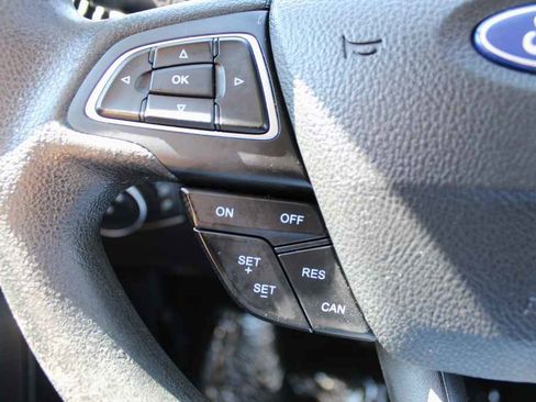 Used 2018 Ford Focus SE image 19