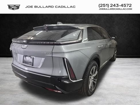 New 2026 Cadillac Lyriq Premium Luxury w/ LPO, Floor Liner Package image 4