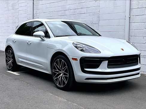 Certified 2023 Porsche Macan S AWD/4WD image 7