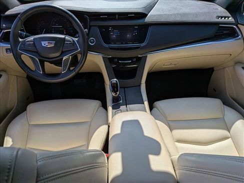 Used 2019 Cadillac XT5 FWD image 16