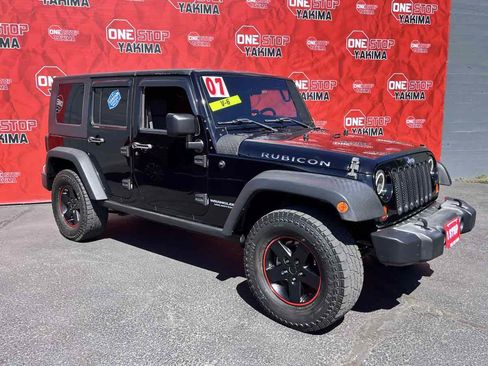 Used 2007 Jeep Wrangler Unlimited Rubicon w/ Dual Top Group AWD/4WD image 4