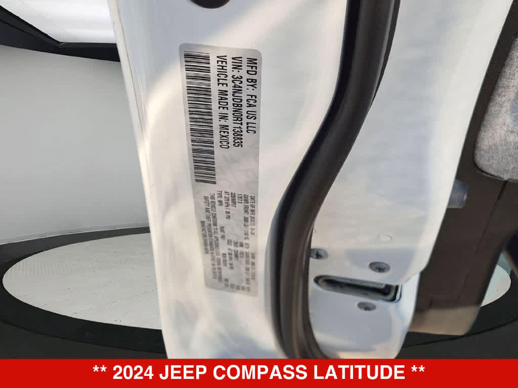Used 2024 Jeep Compass Latitude AWD/4WD image 33