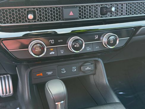 Used 2025 Honda Civic Sport image 21