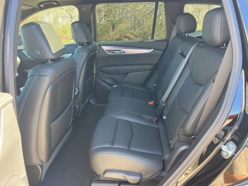 New 2025 Cadillac XT6 Luxury image 37
