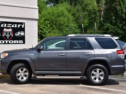 Used 2011 Toyota 4Runner SR5 AWD/4WD image 4