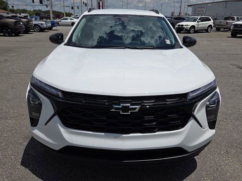 New 2026 Chevrolet Trax LT w/ Driver Confidence Package FWD image 16