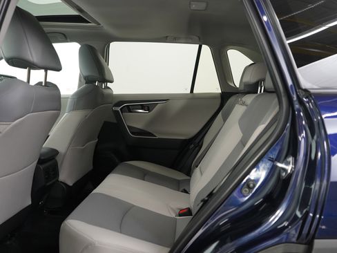 Used 2025 Toyota RAV4 Limited image 17