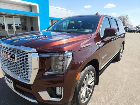 Certified 2022 GMC Yukon XL Denali AWD/4WD image 8