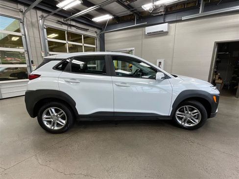 Used 2021 Hyundai Kona SE AWD/4WD image 6