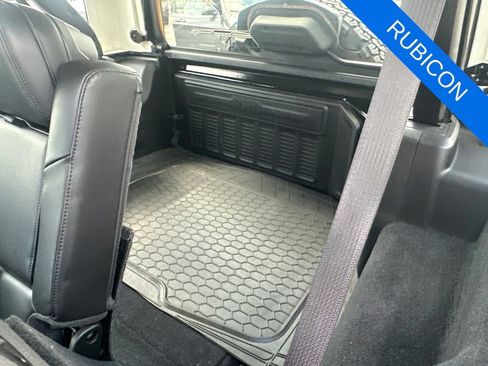 Used 2023 Jeep Wrangler Unlimited Rubicon w/ Cold Weather Group AWD/4WD image 27
