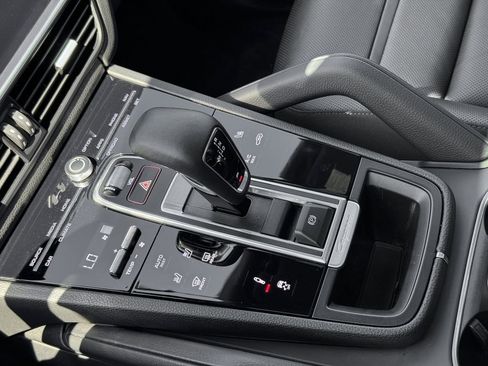 Used 2023 Porsche Cayenne Coupe AWD/4WD image 24