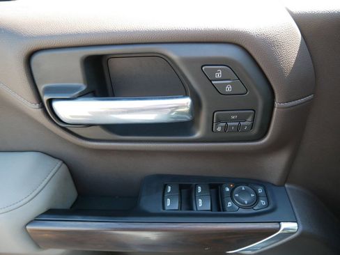 Used 2019 GMC Sierra 1500 SLT w/ SLT Premium Package AWD/4WD image 18