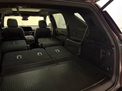 Used 2024 Chevrolet Traverse RS AWD/4WD image 19