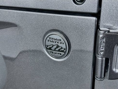 Used 2024 Jeep Gladiator Sport AWD/4WD image 27