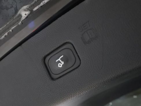 Used 2024 Ford Edge Titanium AWD/4WD image 24