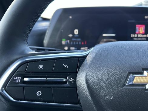 Used 2025 Chevrolet Equinox LT image 21