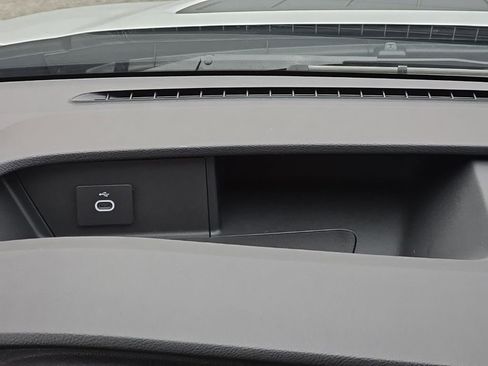New 2026 Ford Transit 250 148 Medium Roof RWD image 31