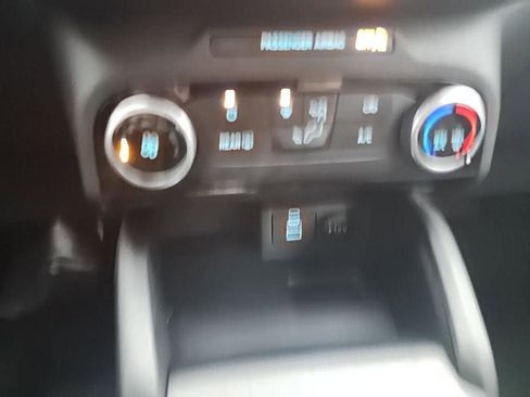 Used 2022 Ford Escape SE image 19