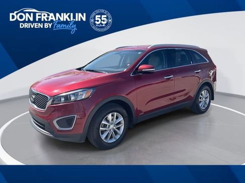 Used 2017 Kia Sorento LX w/ LX Convenience Package image 1