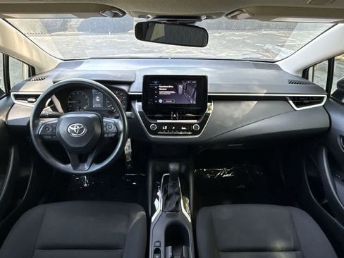 Used 2025 Toyota Corolla LE FWD image 24