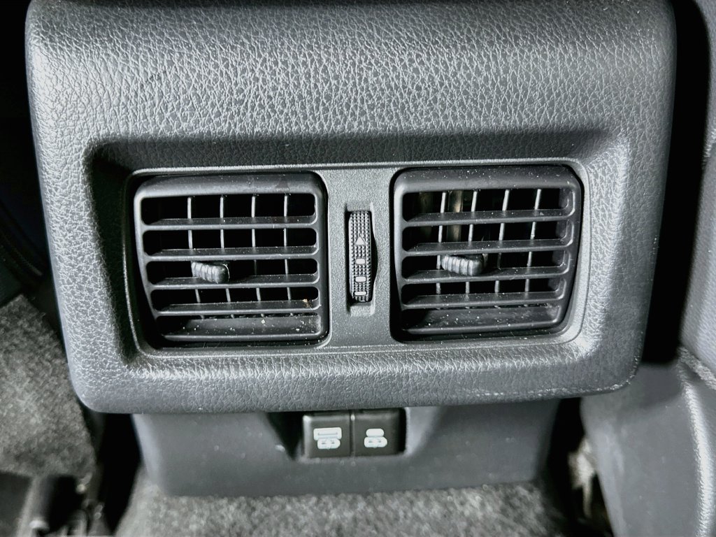 Used 2025 Toyota Camry SE w/ Convenience Package FWD image 25