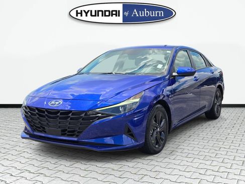 Used 2022 Hyundai Elantra SEL w/ Convenience Package FWD image 10