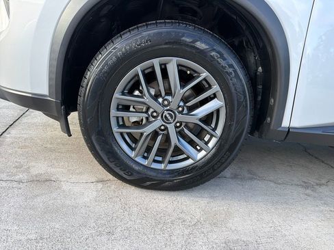 Used 2024 Nissan Rogue S FWD image 10