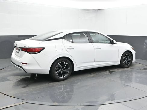 Used 2024 Nissan Sentra SV FWD image 3