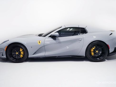 Used 2022 Ferrari 812 GTS RWD image 5