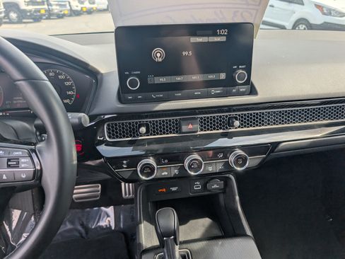 Used 2023 Honda Civic Sport image 17