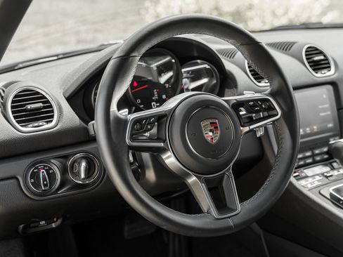 Used 2024 Porsche 718 Boxster w/ Premium Package image 11