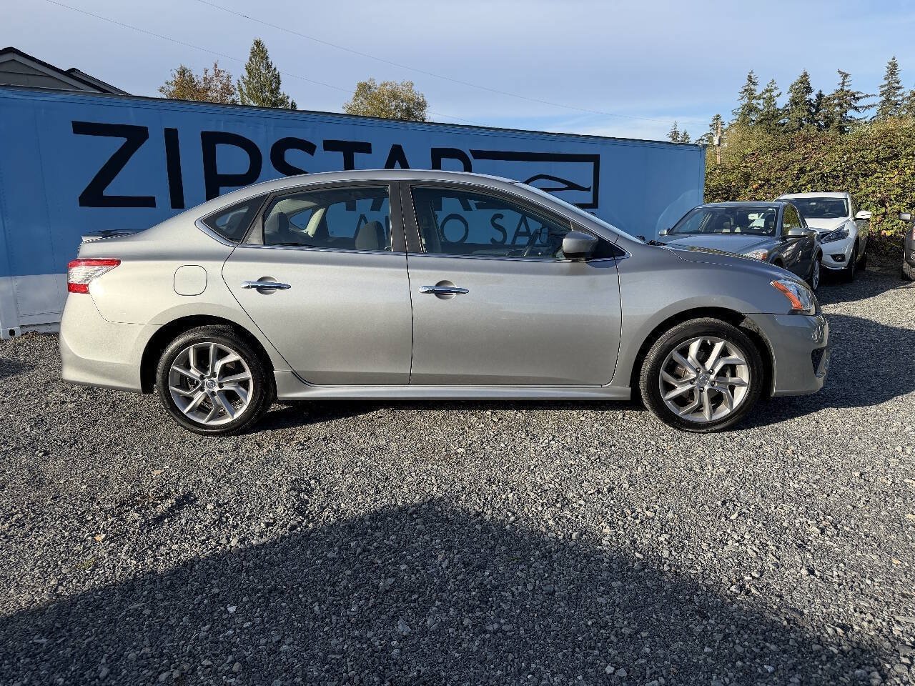 Used 2014 Nissan Sentra SR w/ SR Driver Package FWD image 2