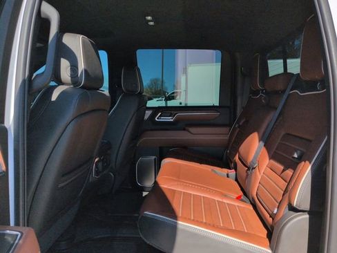 Used 2025 GMC Sierra 2500 Denali Ultimate w/ Max Trailering Package AWD/4WD image 14