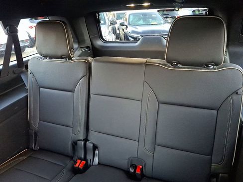 Used 2024 Chevrolet Suburban Premier w/ Premium Package image 11