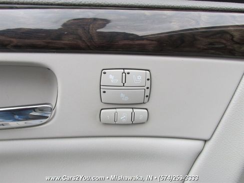 Used 2010 Cadillac DTS Luxury image 12