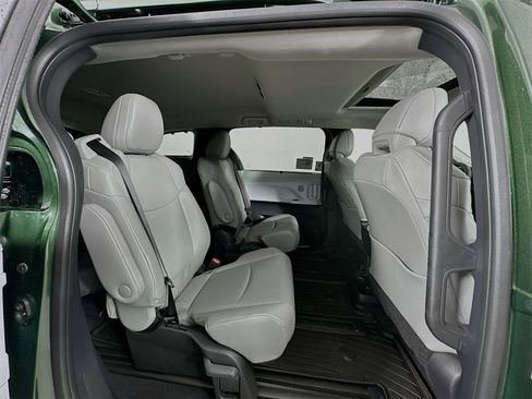 New 2026 Toyota Sienna XLE image 30