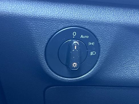 Used 2019 Volkswagen Jetta S image 27