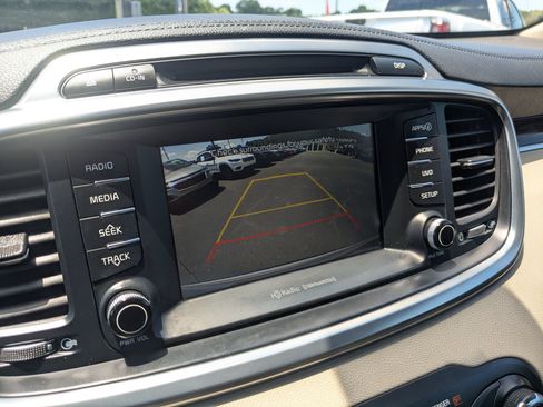 Used 2017 Kia Sorento EX AWD/4WD image 16