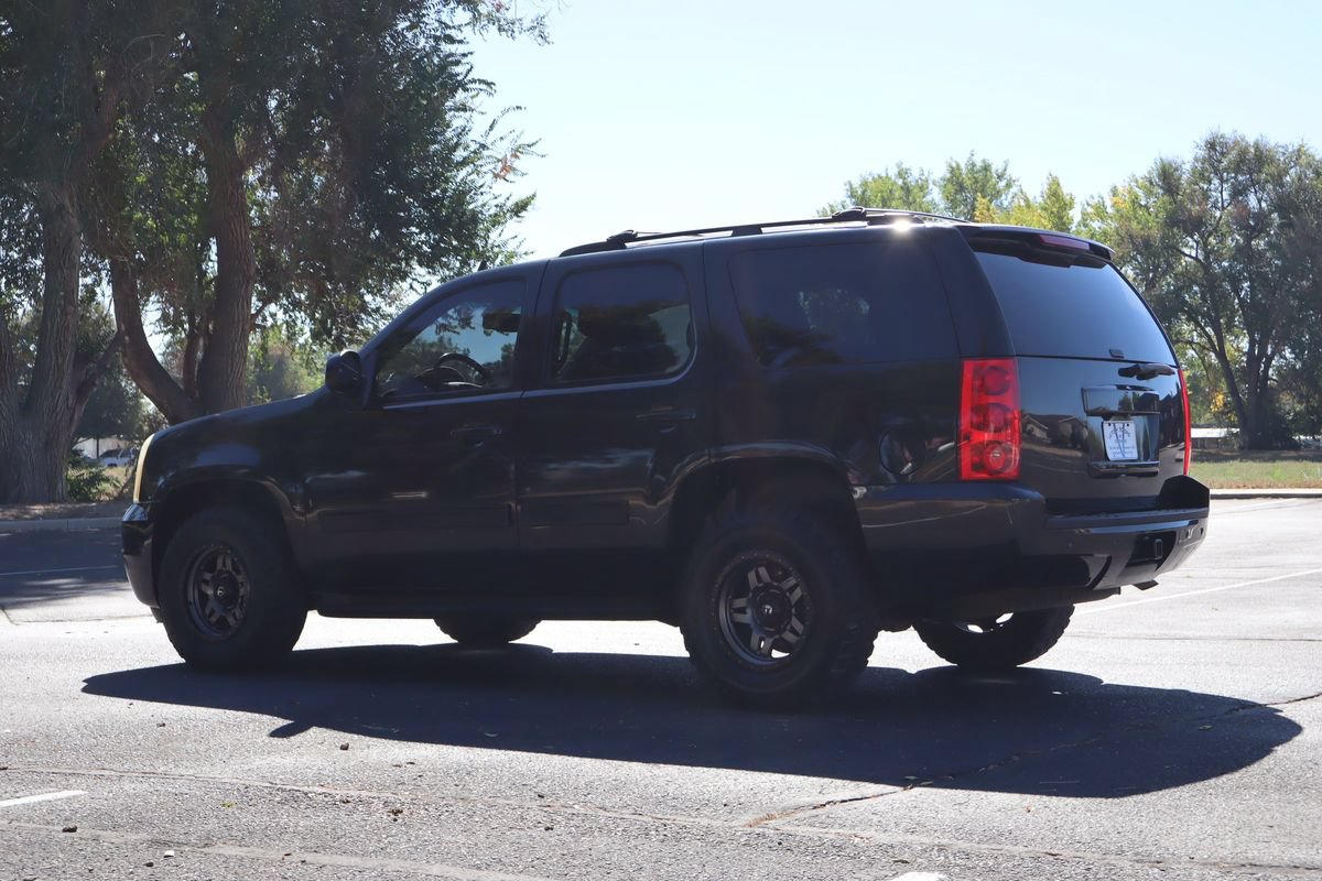 Used 2011 GMC Yukon SLT w/ SLT-2 Equipment Package AWD/4WD image 7