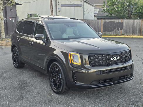 Used 2022 Kia Telluride EX w/ EX Premium Package AWD/4WD image 17