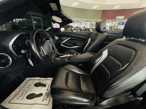 Used 2017 Chevrolet Camaro SS RWD image 29